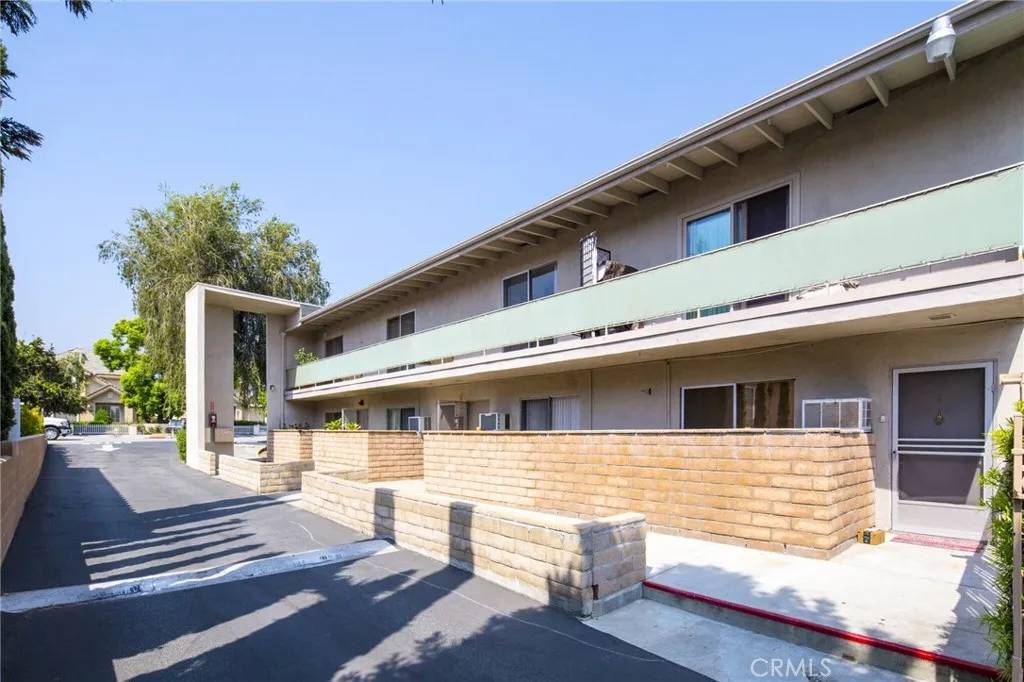 Arcadia, CA 91007,922 W Duarte Rd #3