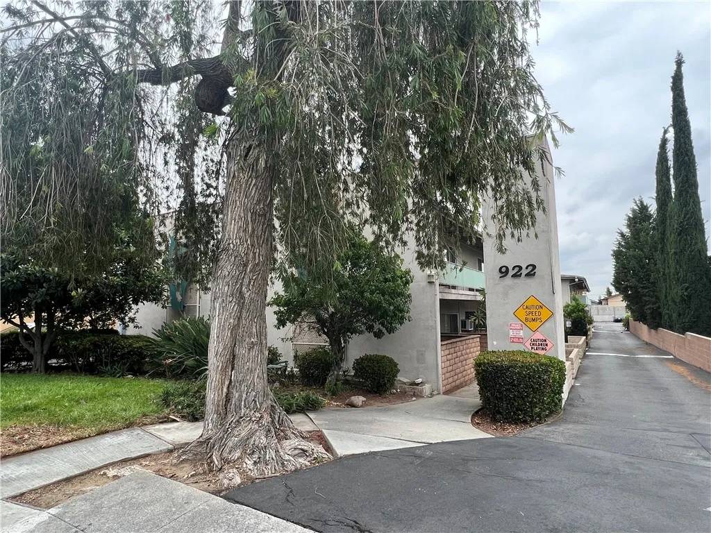 Arcadia, CA 91007,922 W Duarte Rd #3