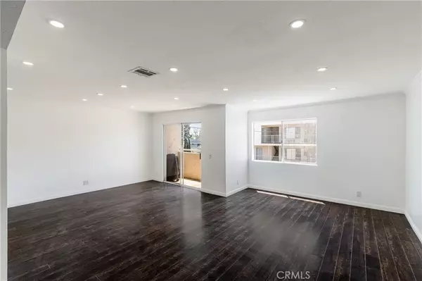Burbank, CA 91504,2310 N Fairview Street #208