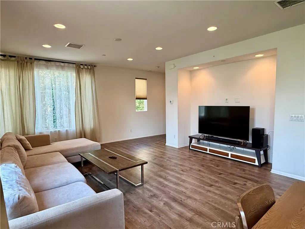 Glendora, CA 91740,422 W Route 66 #67