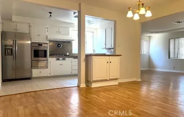 Northridge, CA 91325,8954 Chimineas Avenue