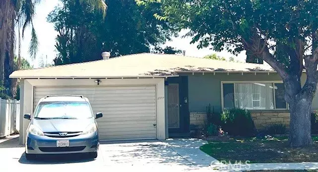 8954 Chimineas Avenue, Northridge, CA 91325