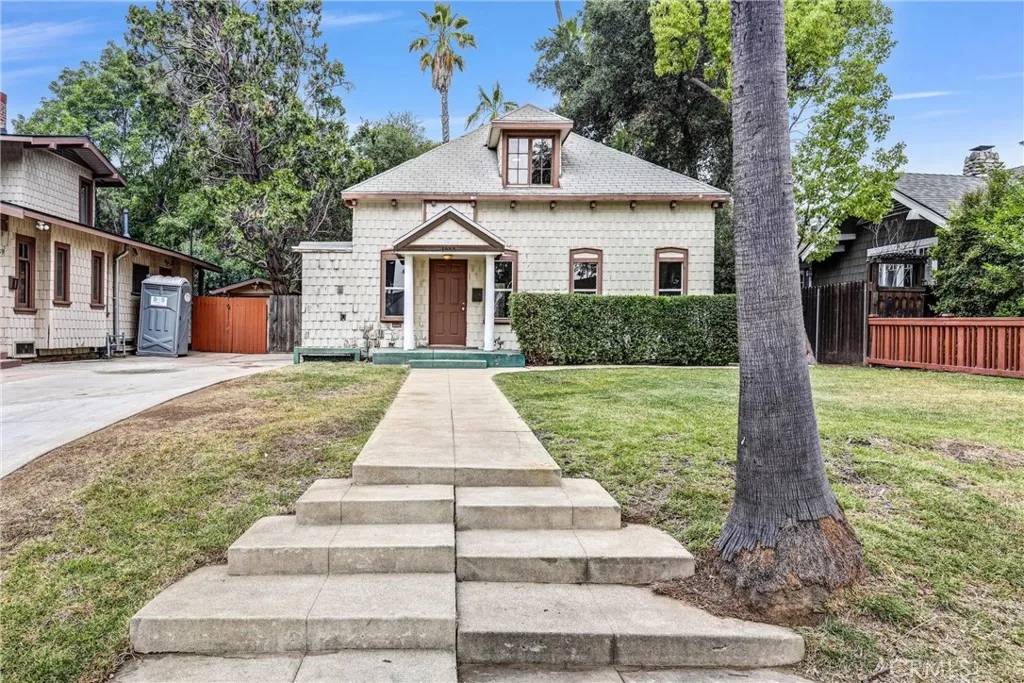 1555 Diamond Avenue, South Pasadena, CA 91030