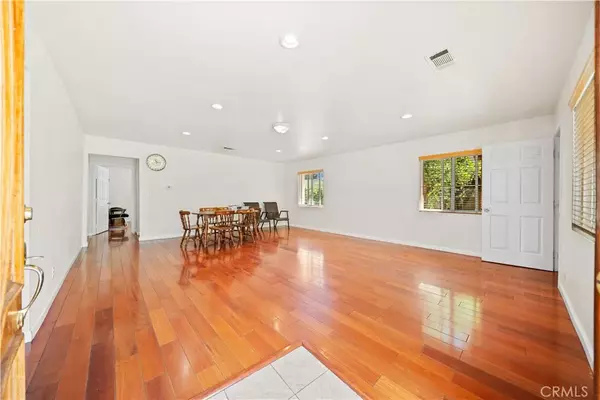 La Puente, CA 91744,15921 Meadowside Street