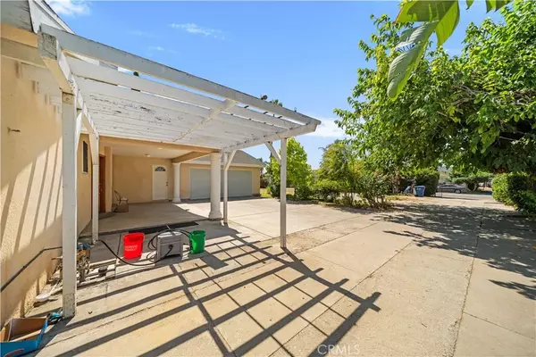 La Puente, CA 91744,15921 Meadowside Street