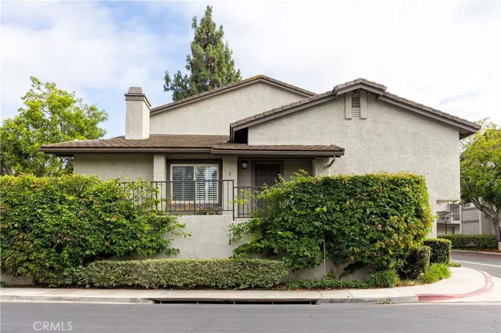 Irvine, CA 92603,1 Moon Dust #28