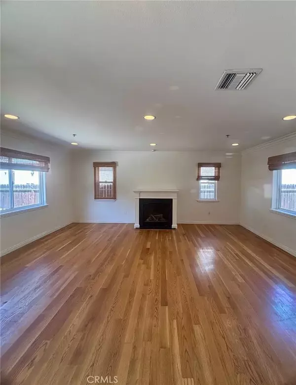 Pasadena, CA 91106,1688 Locust Street