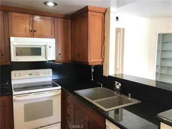 La Jolla, CA 92037,3103 Evening Way #B