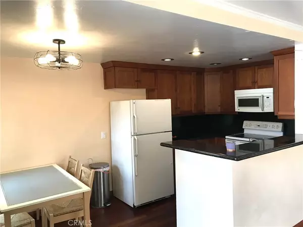 La Jolla, CA 92037,3103 Evening Way #B