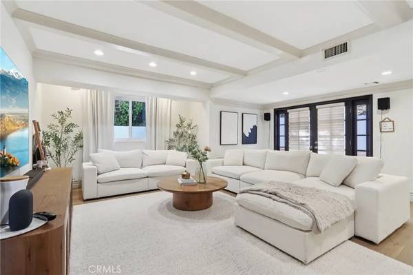 4501 Grimes Place, Los Angeles, CA 91316