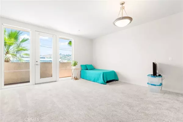 Los Angeles, CA 90031,360 W Avenue 26 #302
