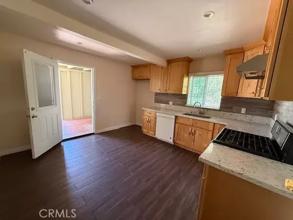 La Verne, CA 91750,1467 3rd Street