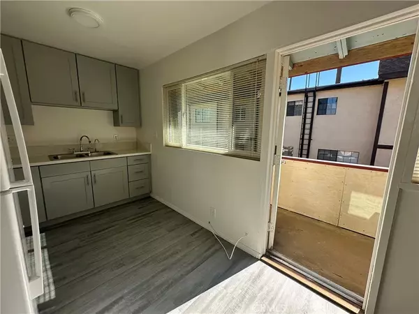 Pasadena, CA 91101,415 S El Molino Avenue #11