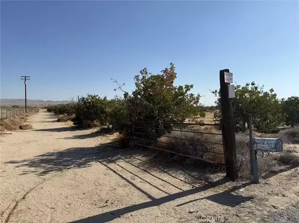 Helendale, CA 92342,17833 Santa Fe Trail