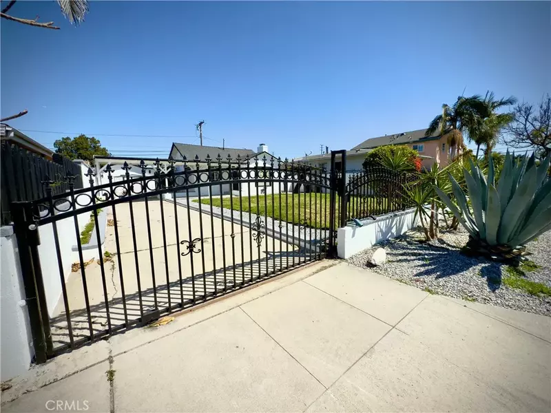 8231 Comolette Street, Downey, CA 90242
