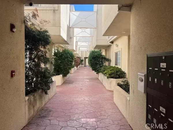 Arcadia, CA 91007,900 Arcadia Avenue #6