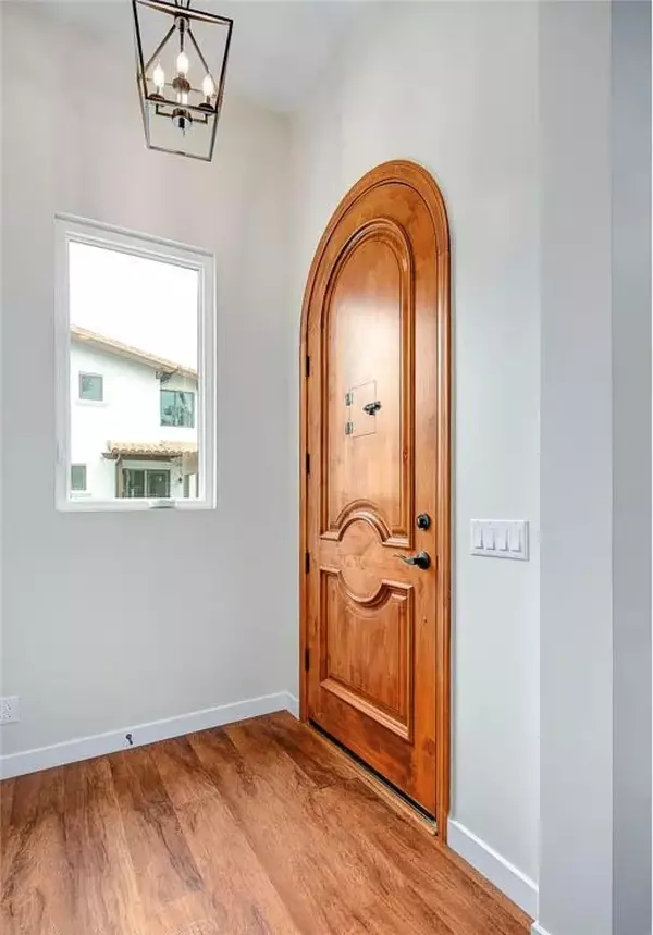 Pasadena, CA 91106,95 N Sierra Bonita Avenue #1