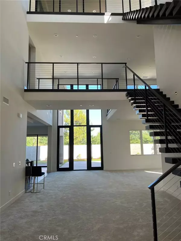 Irvine, CA 92618,52 Hartman
