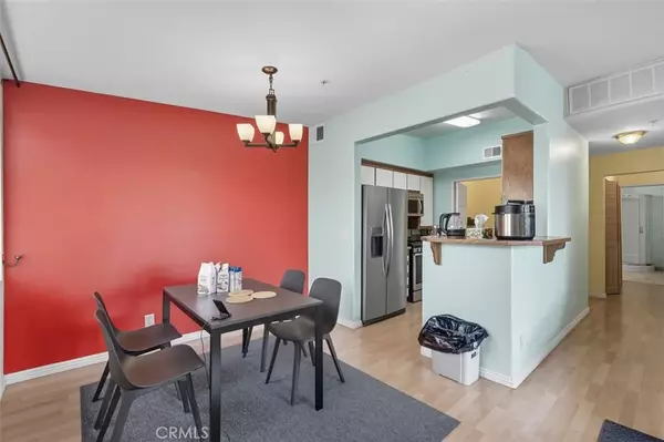 Van Nuys, CA 91406,15455 Sherman Way #15