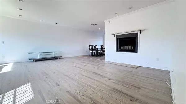 Alhambra, CA 91801,105 N El Molino #E