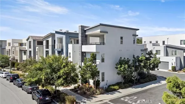 163 Stage, Irvine, CA 92618