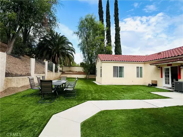 Walnut, CA 91789,588 Silver Fox