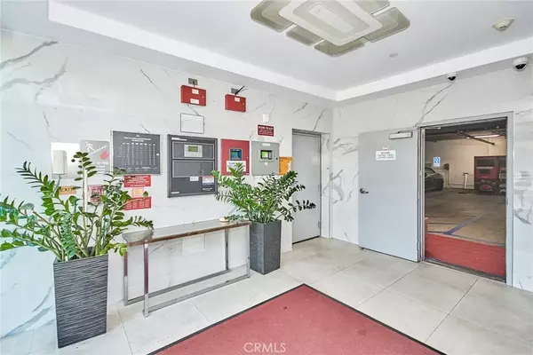 Los Angeles, CA 90005,2939 Leeward Avenue #512