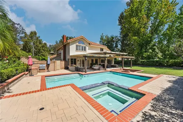 San Dimas, CA 91773,902 Via Amadeo