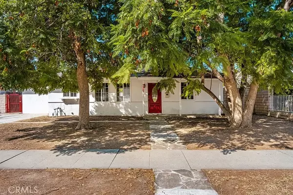 7237 Anatola Avenue, Lake Balboa, CA 91406