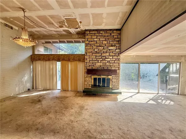 Fullerton, CA 92835,2973 Lakeview Way