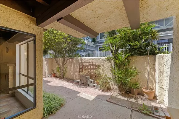 Northridge, CA 91324,10126 Reseda #121