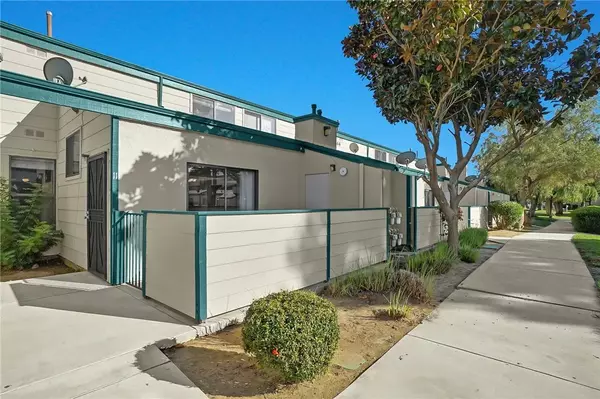 Lancaster, CA 93535,44544 15th East #11