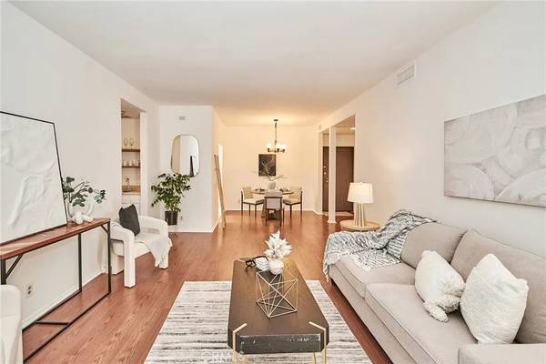 Los Angeles, CA 90042,4280 Via Arbolada #219