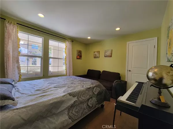 San Gabriel, CA 91776,909 Santa Fe #E