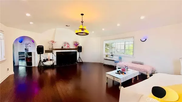 Alhambra, CA 91801,207 S El Molino