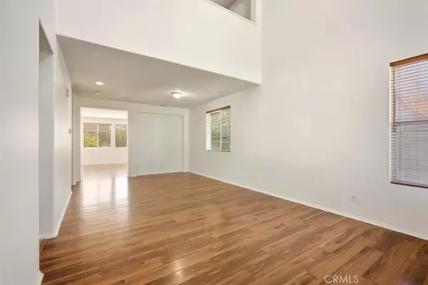 Lancaster, CA 93536,3052 Louise