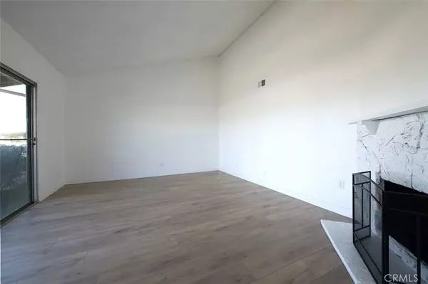 Victorville, CA 92395,16465 Green Tree