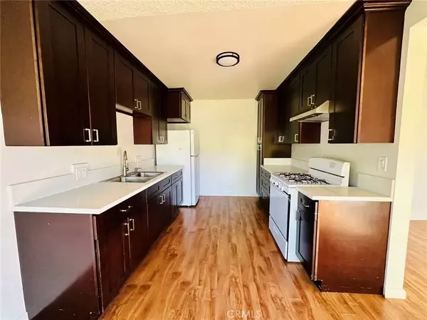 Azusa, CA 91702,933 N Alameda Avenue #6