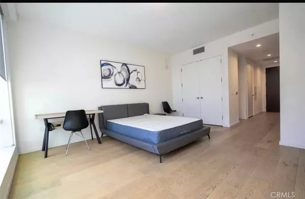 Los Angeles, CA 90017,877 Francisco #517