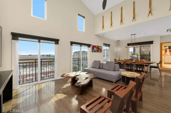 Alhambra, CA 91801,28 N 3RD Street