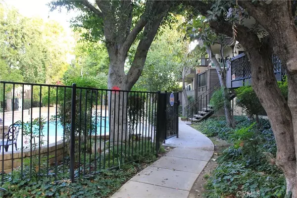 Reseda, CA 91335,7304 Corbin Avenue #F