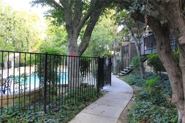 Reseda, CA 91335,7304 Corbin Avenue #F