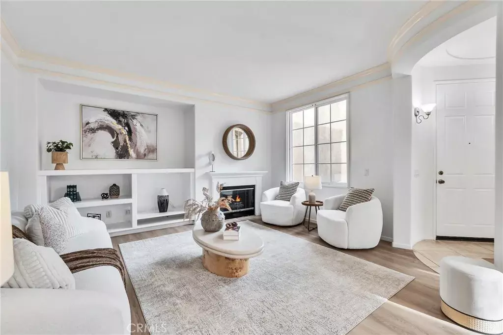 Irvine, CA 92602,57 Waterman