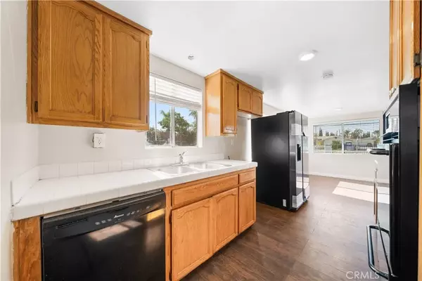 El Monte, CA 91732,4724 Durfee