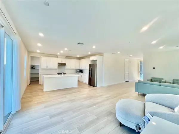 Valencia, CA 91381,27816 Marquee Drive