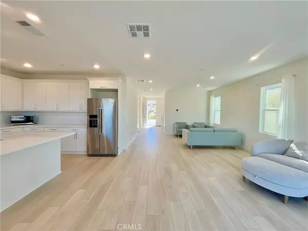 Valencia, CA 91381,27816 Marquee Drive