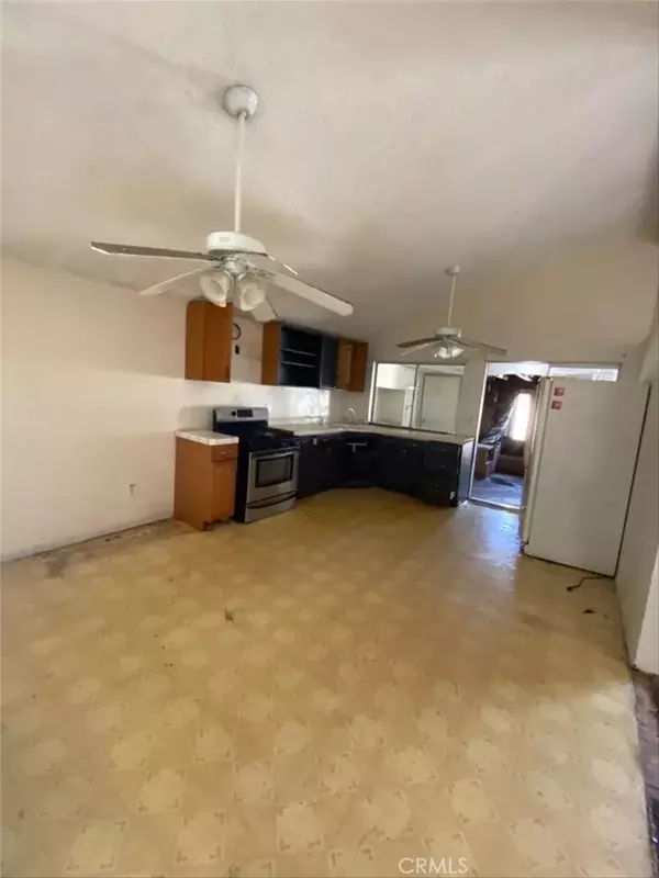 Corona, CA 92879,13163 Harlow Avenue