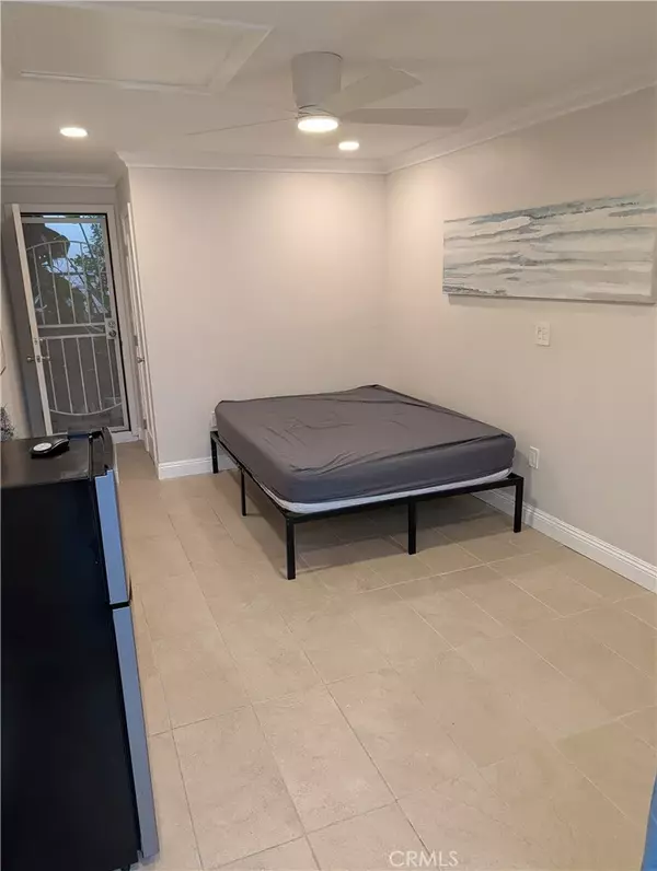 Long Beach, CA 90810,1934 W Lincoln