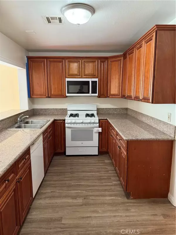 Riverside, CA 92507,5110 Pearblossom Drive