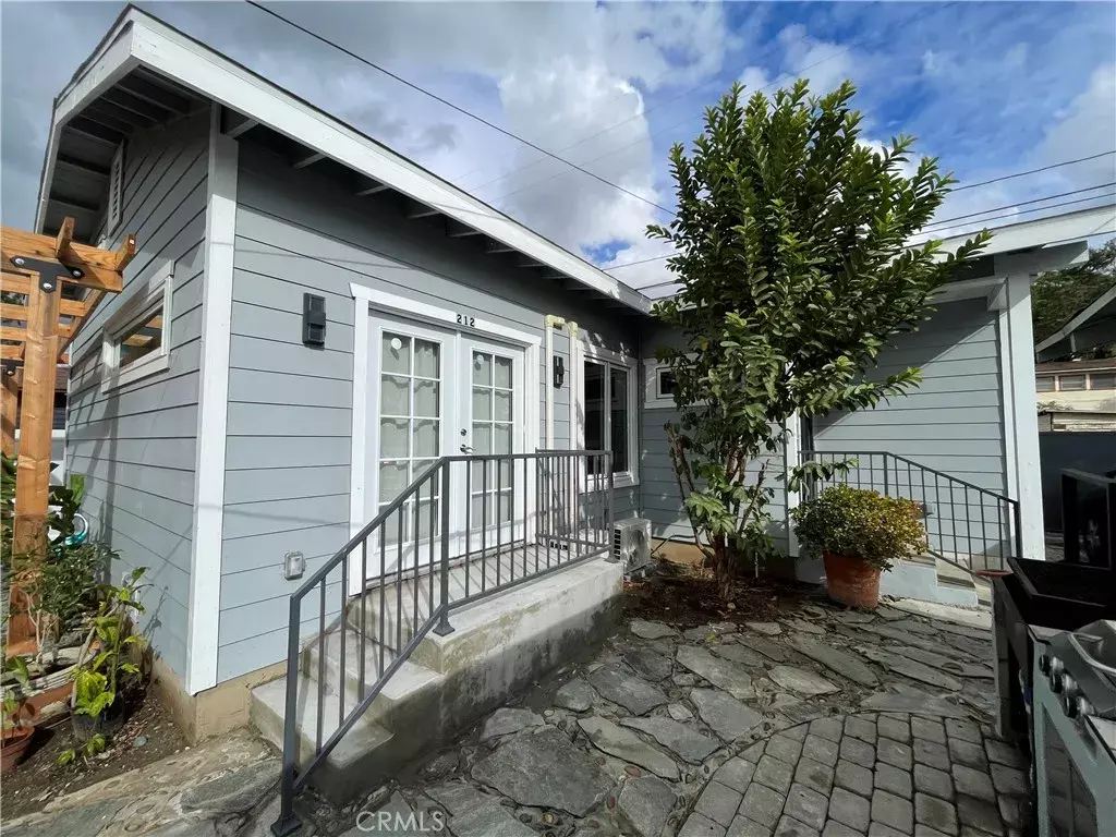 Fullerton, CA 92831,212 Cornell #A